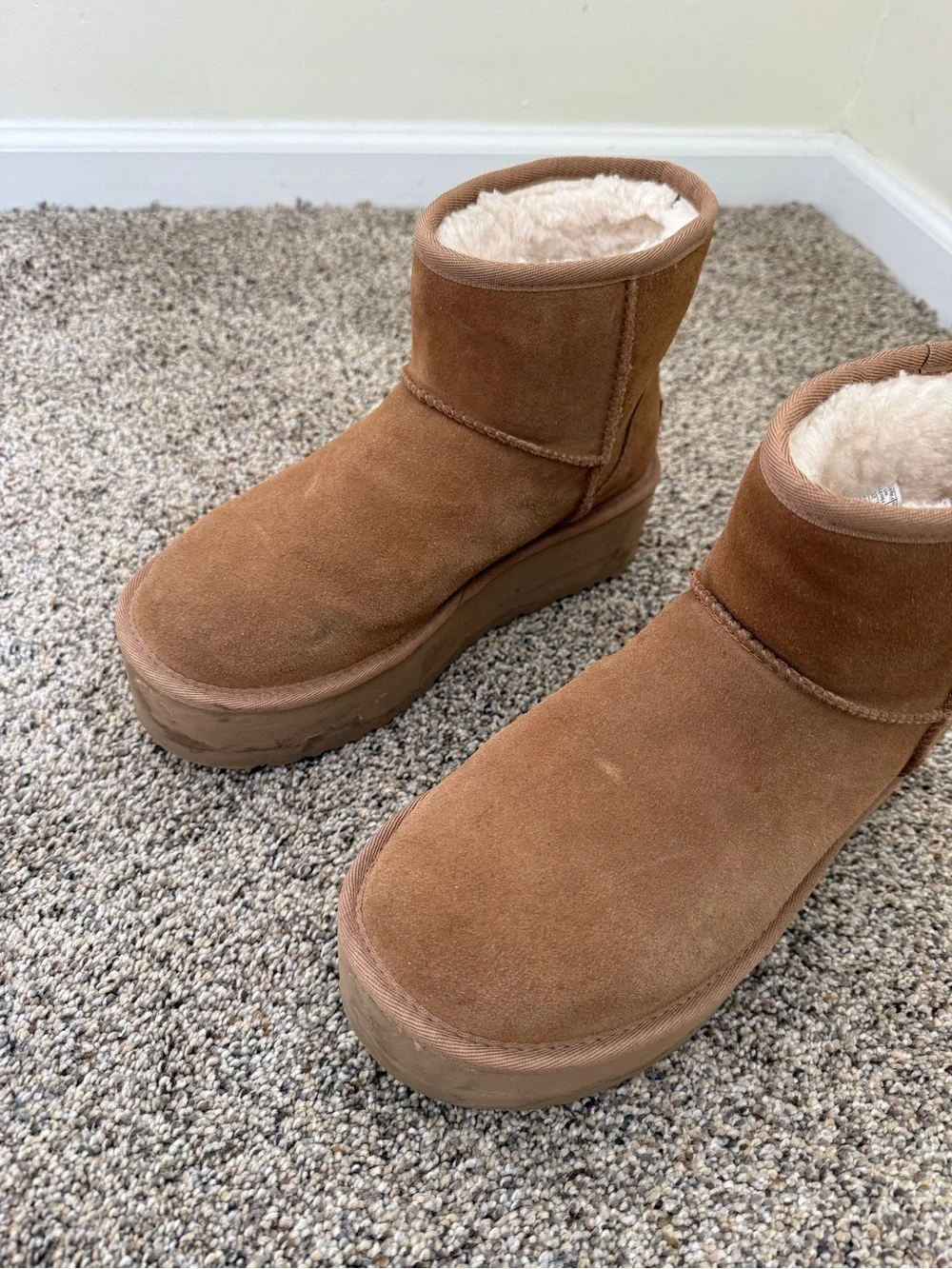 UGG Classic Mini Platform Boots